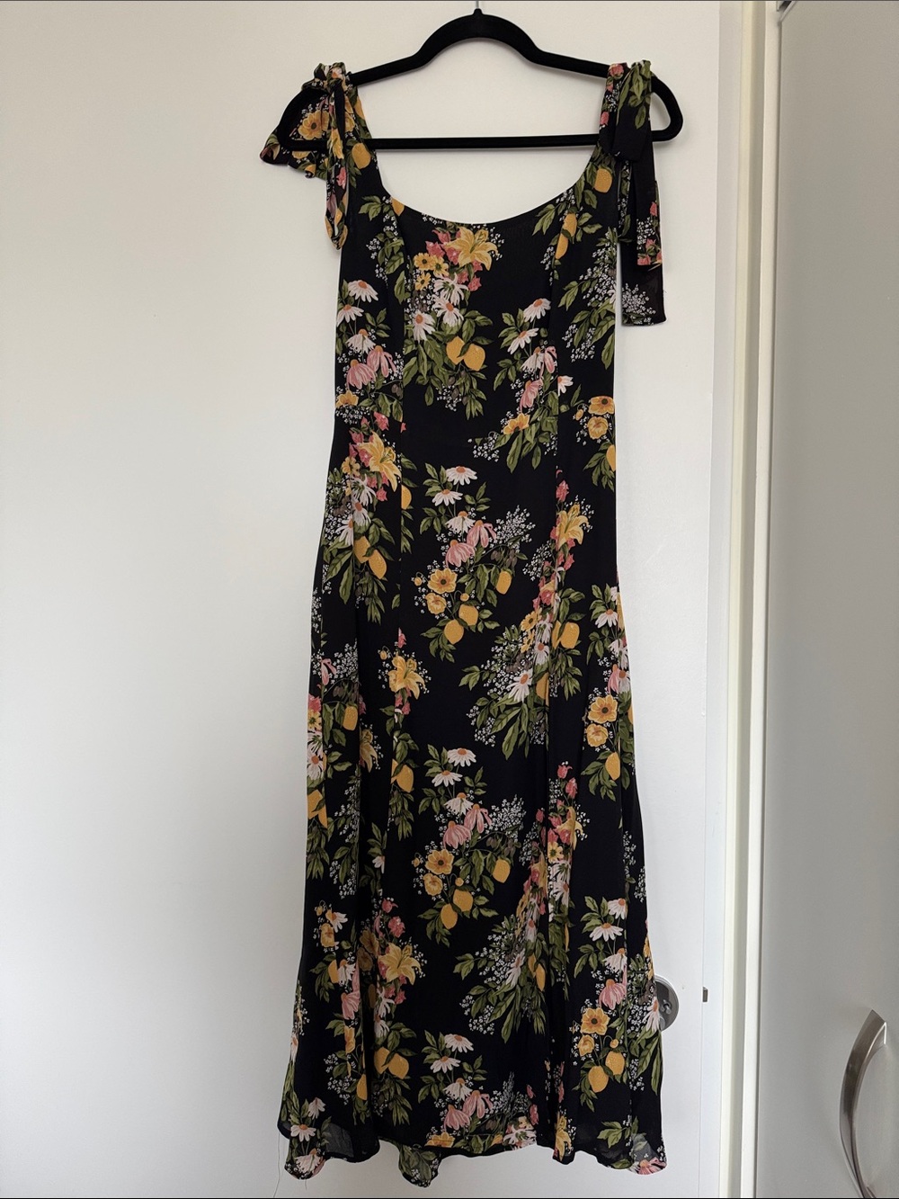 Reformation Size 6 Twilight Sicilian Black Floral Tie-Shoulder Midi Dress
